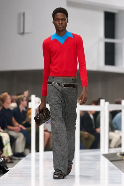 Look 48